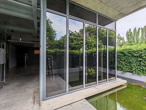 ฟิล์มติดอาคาร