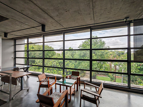 ฟิล์มติดอาคาร Plysano